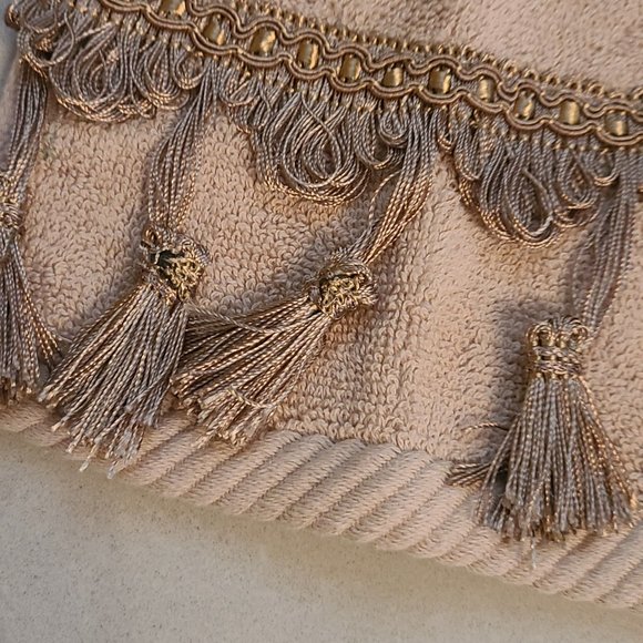 Set of 2 Brown Hand Towels With Tassel Details - Picture 7 of 10